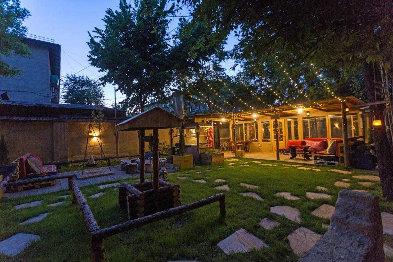 Koisha Hostel Бишкек Екстериор снимка