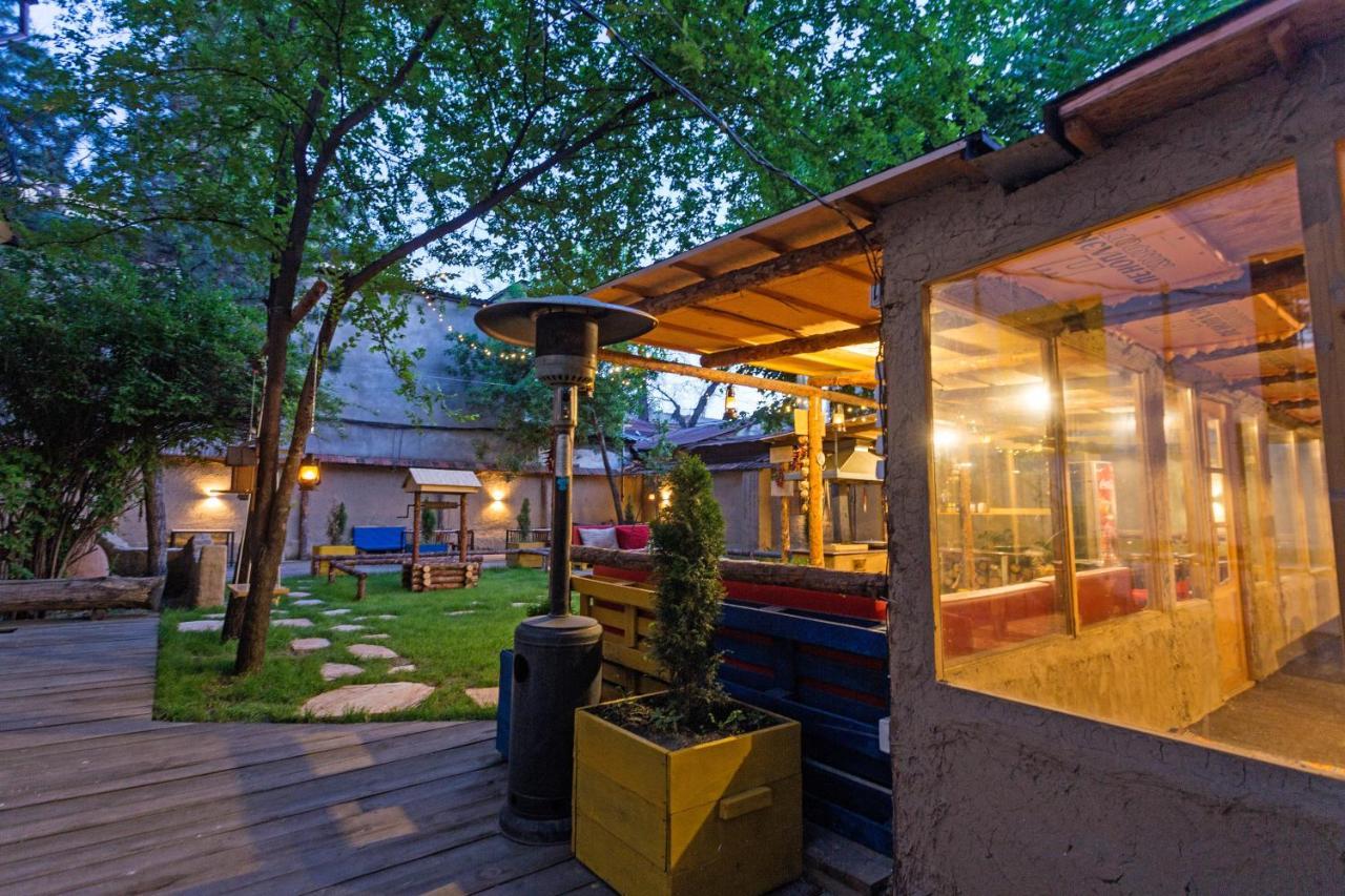 Koisha Hostel Бишкек Екстериор снимка