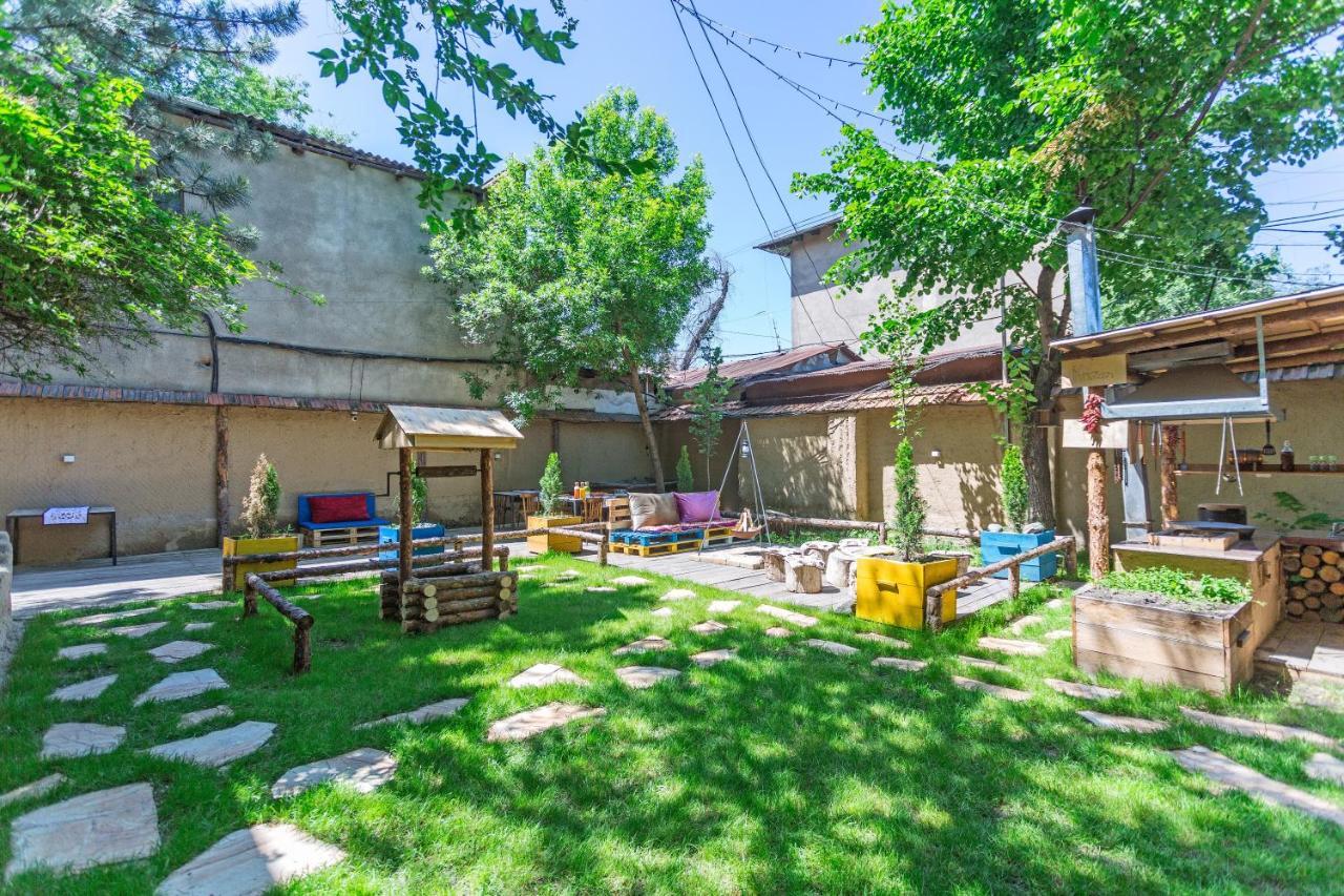 Koisha Hostel Бишкек Екстериор снимка