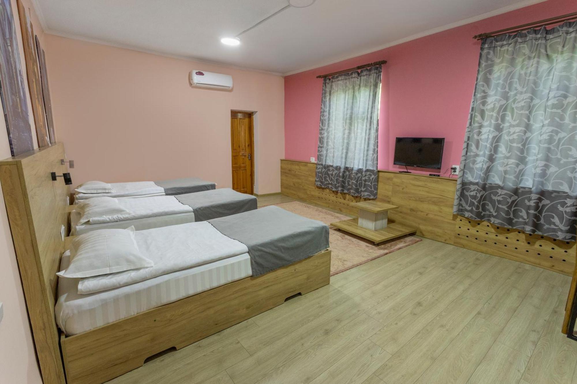 Koisha Hostel Бишкек Екстериор снимка